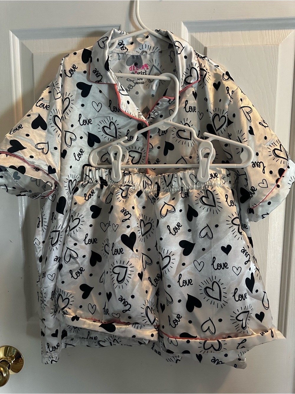 dELiA*s White Pajama Set with Black Heart & Love Print